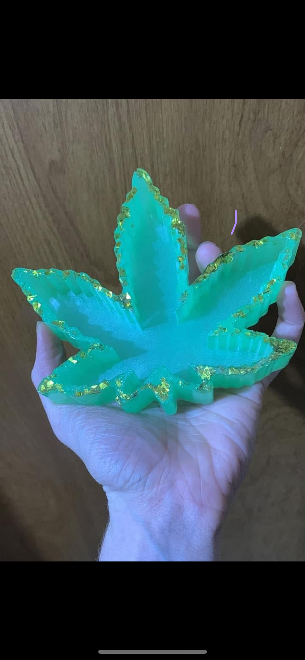 1/2 glow in the dark green leaf ashtray!